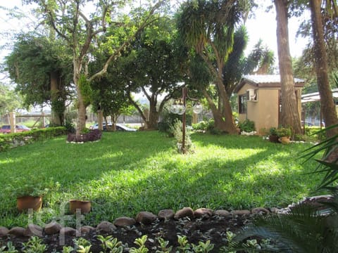 Image 13 - 230682